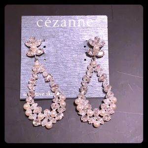 Beautiful Pearl & Crystal Chandelier Earrings